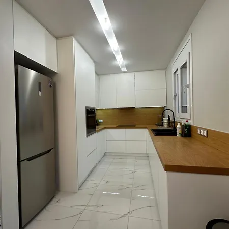 Apartment Warm And Modern Brand New *